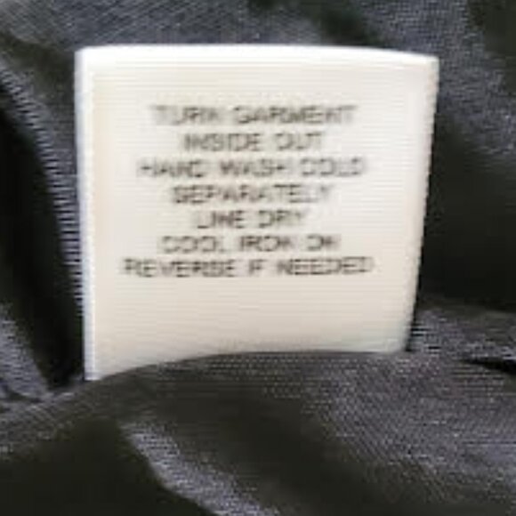 NWT Studio Y (Maurices) Sleeveless silky flowy women's top - Size: Large - Picture 9 of 9